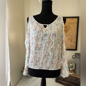 Arizona Jean Co floral cold shoulder top